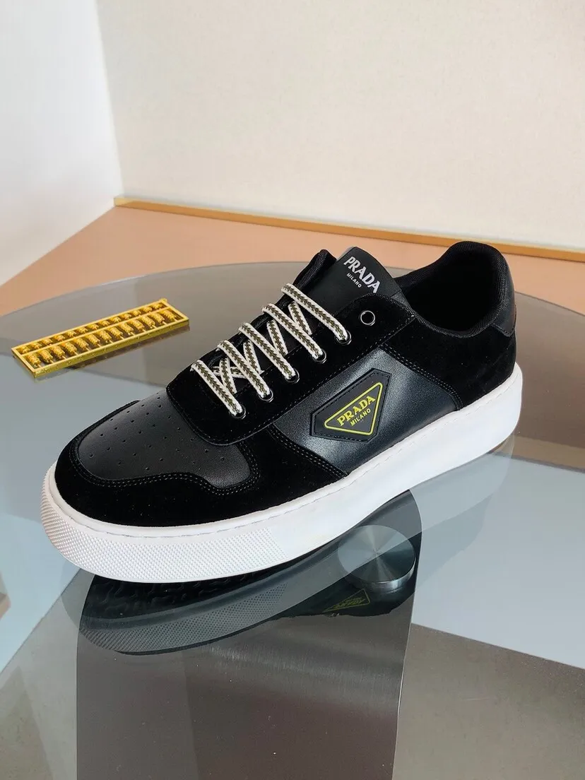 Factory price 420. 【PRADA】Prada’s latest 🎁🎁 fashionable casual men’s shoes 👟, hot style 💥 simple and elegant style, exclusive for trendy men. Exclusive official website latest brand 👑original decoration, fashionable and generous, original cowhide leather ✅ breathable sheepskin lining, official website designated wear-resistant casual outsole, classic model taken in real life 🎬38-44. Can be customized45